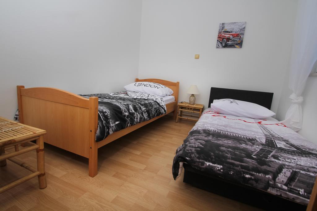 Apartment Lara Кастель-Нови Экстерьер фото