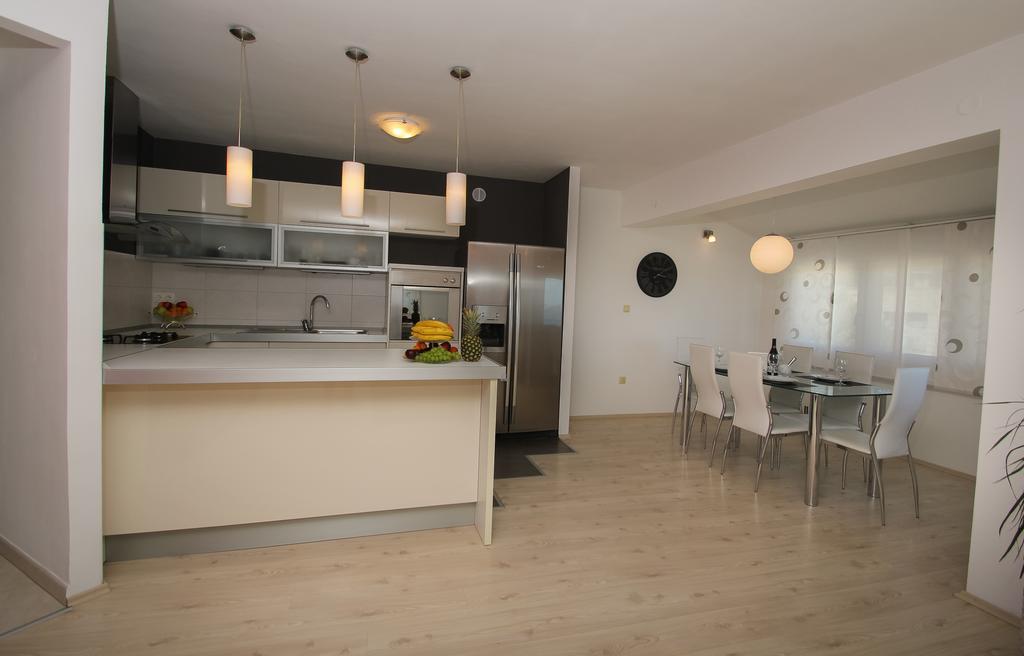 Apartment Lara Кастель-Нови Экстерьер фото